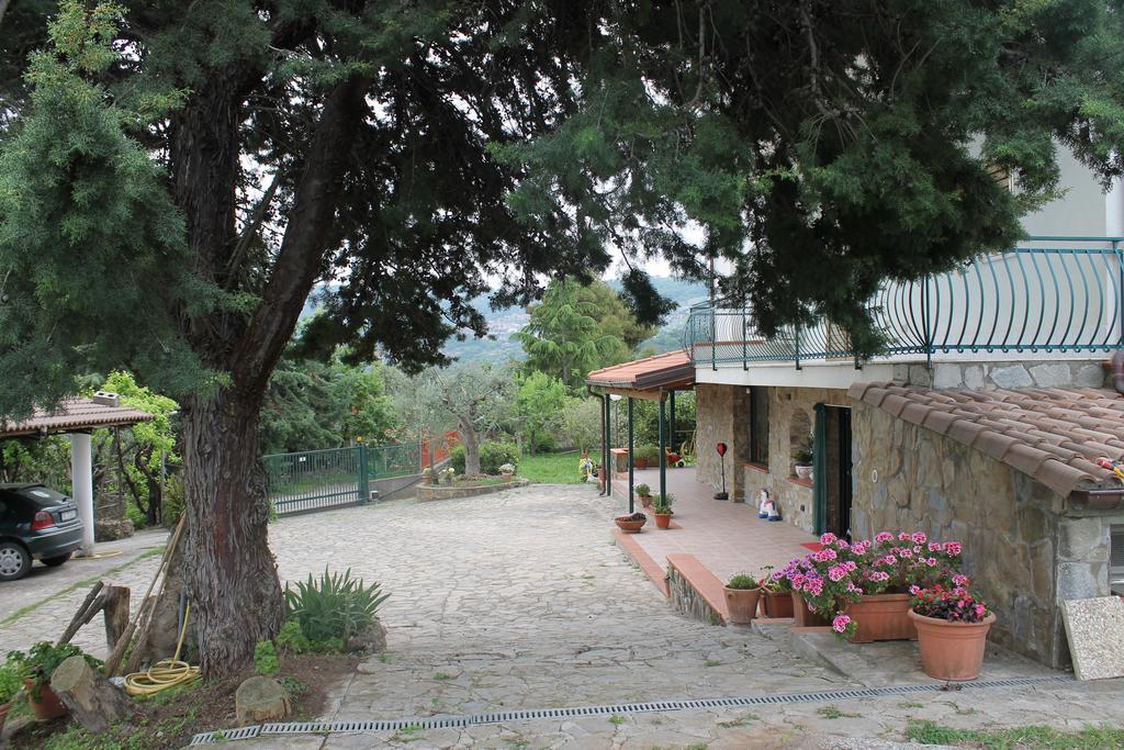 Bed&Breakfast Villa Flora Eredita Exteriör bild